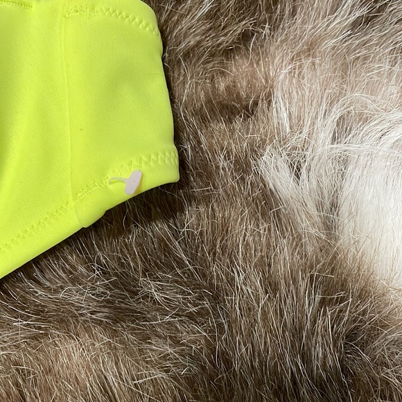 Victoria's Secret swim NWT 32 B tops S bottom - Picture 2 of 4